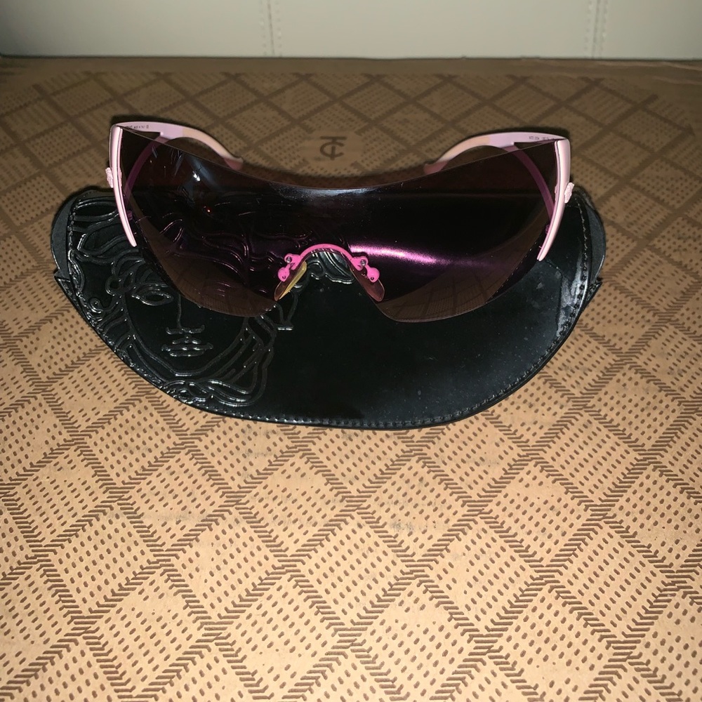 Versace 🕶 sunglasses 💗💗